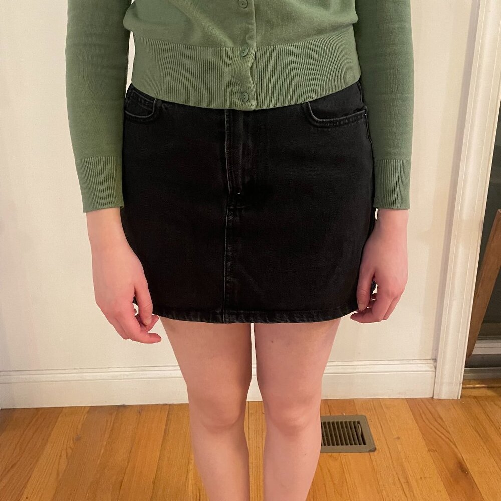 Black denim mini skirt - Bershka size 4